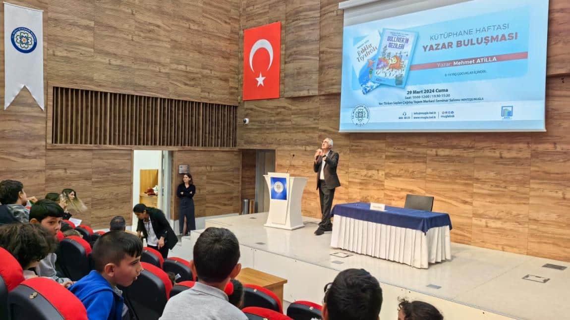 Okulumuz Öğrencileri Kütüphaneler Haftası Dolayısıyla Yazar Mehmet Atilla ile Söyleşi Etkinliğine Katıldı.